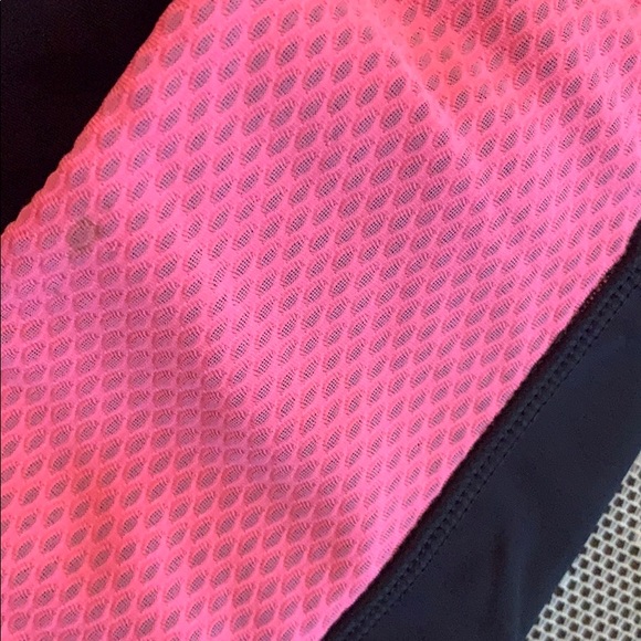UNDER ARMOUR PINK MESH YOGA ATHLETIC PANTS SMALL - Picture 8 of 9